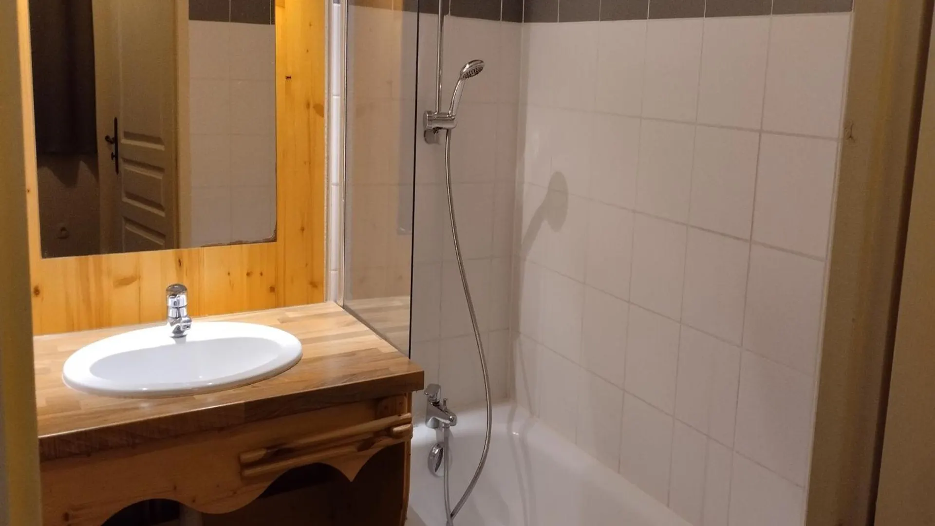 Holiday home Hameau 5 201A - Spa & Piscine Studio 4 Pers Orelle